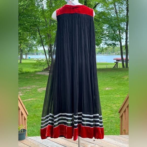 NWT Minahil glamorous beaded and sequined maxi M - Picture 4 of 11